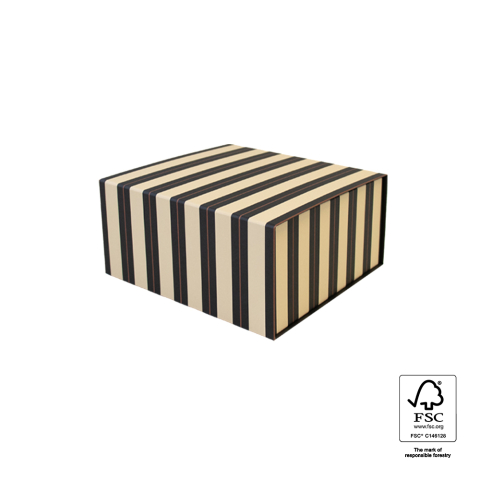 P76.102.023 Geschenkdoos Magneet - Stripe Chalk Black Beige - 23 x 23 x 11 cm